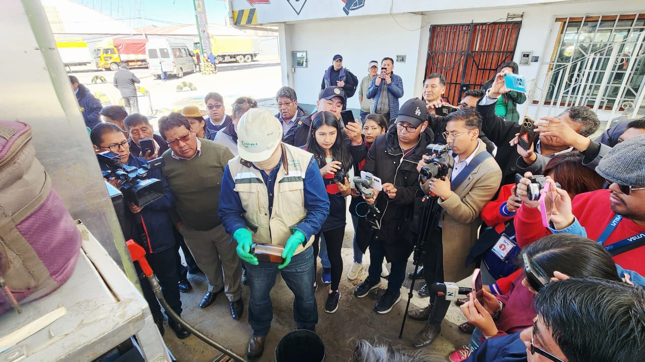 UMSA aclara que ensayos de laboratorios móviles de la ANH en El Alto no evaluaron contenido de manganeso ni gomas existentes